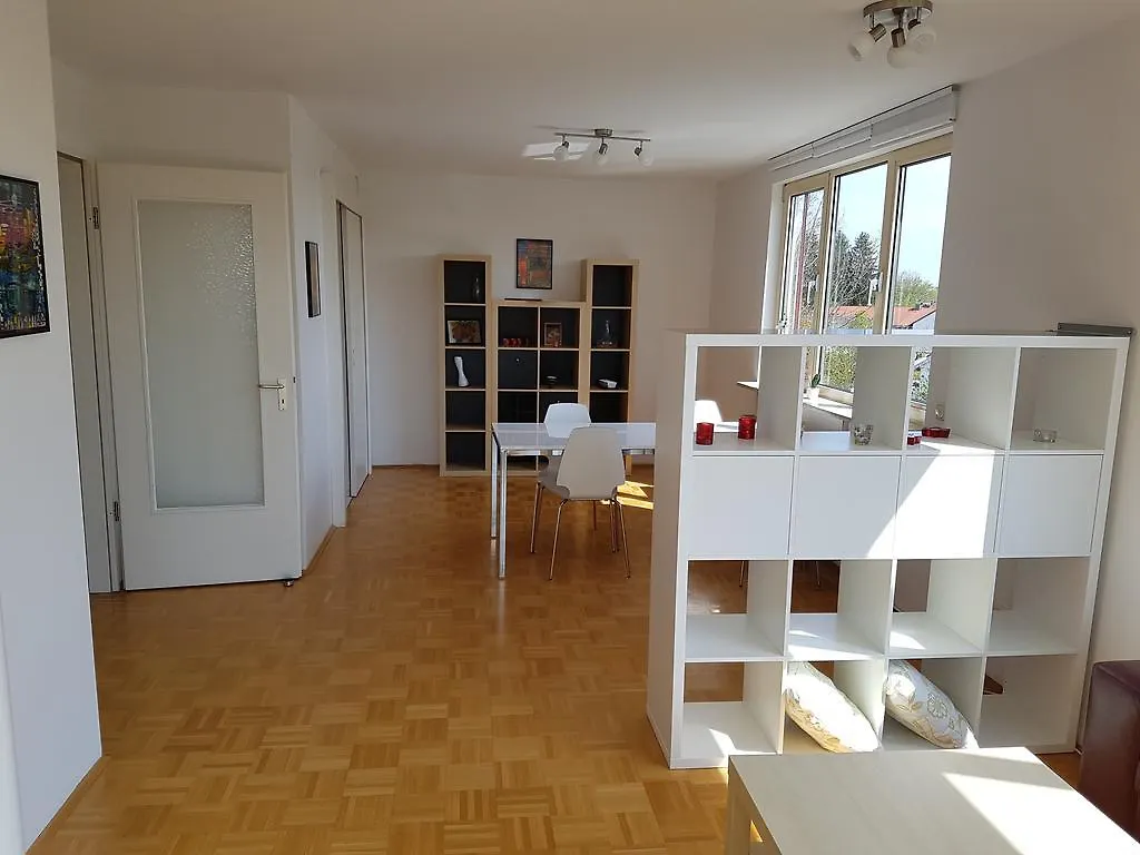 Pegasus Penthouse Apartment Neuried